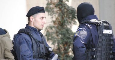 Stire din Eveniment : Week-end dificil pentru jandarmi. Sunt anunțate proteste la Prefectură