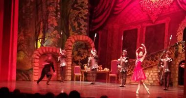 Stire din Cultură-Educație : Week-end cultural. "O Sole Mio" și "Frumoasa și bestia", la Teatrul "Oleg Danovski"