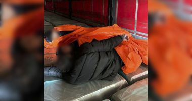 Stire din Eveniment : Trei sirieni depistați de poliţiştii de frontieră de la PTF Negru Vodă, ascunşi în camion