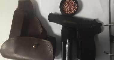 Stire din Eveniment : Pistol cu gaze MAKAROV și 269 proiectile, descoperite asupra unui cetățean ucrainean în P.T.F. Isaccea