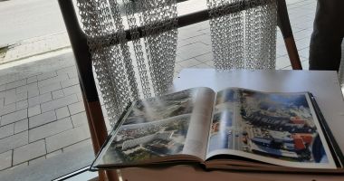 Expoziția „Vestigii” a fost prezentată publicului, vineri, la Centrul Multifuncțional Educativ pentru Tineret „Jean Constantin” - 4