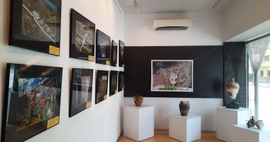 Expoziția „Vestigii” a fost prezentată publicului, vineri, la Centrul Multifuncțional Educativ pentru Tineret „Jean Constantin” - 2