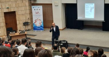 Stire din Cultură-Educație : Ziua Dobrogei, la Biblioteca Județeană Constanța. „Trebuie să fiți foarte conștienți de ceea ce reprezentați ca dobrogeni”