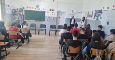 Elevii din Nicolae Bălcescu, față-n față cu specialiștii în lupta cu consumul juvenil de droguri - 2