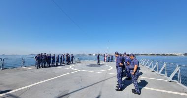 Ridicarea tricolorului în flotă, pe Fregata "Mărășești" - 2