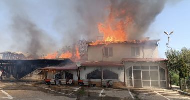 UPDATE / Incendiu la Cuza Vodă. O persoană este imobilizată într-o locuinţă - 2