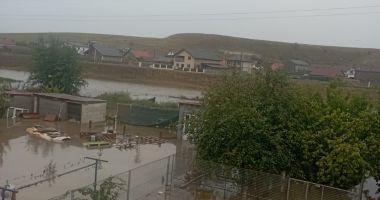 Locuitorii din Valu lui Traian (Valea Seacă) sunt disperați. „Suntem sechestrați în case” - 3