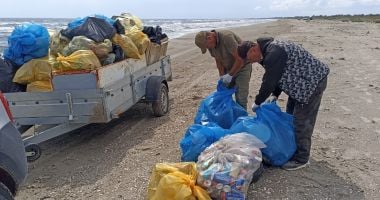 Stire din Social : Plaja Sulina, invadată de gunoaie. Au fost colectați peste 170 de saci cu deșeuri