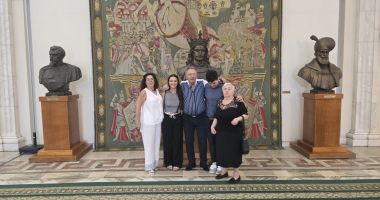 Stire din Cultură-Educație : Performanță deosebită! Doi elevi constănțeni au obținut premiul I la Olimpiada Internațională a Elenismului