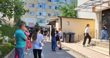 Stire din Cultură-Educație : Atenție, părinți! Mâine o serie de școli au orar modificat, din cauza lipsei apei potabile