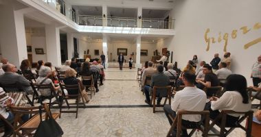 GALERIE FOTO. Primarul Vergil Chițac, prezent la deschiderea Salonului de fotografie ”Magrin 1878” ediția a doua - 5