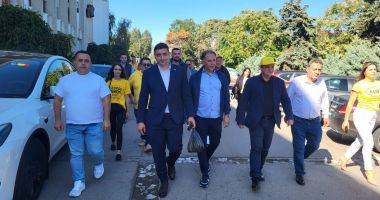 Stire din Politică-Administrație : George Simion, la Biroul Electoral Județean. Iată cine se află pe listele parlamentare de la Constanța!