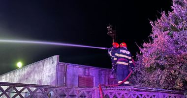 Noapte albă pentru 20 de salvatori constănțeni. Incendiul din Portul Murfatlar, lichidat în această dimineață - 2