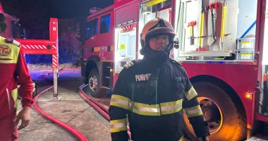 Noapte albă pentru 20 de salvatori constănțeni. Incendiul din Portul Murfatlar, lichidat în această dimineață - 5