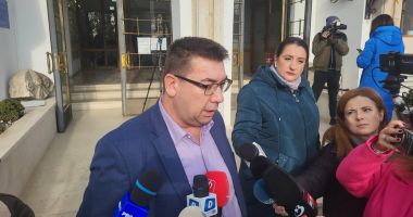 La Constanța a început renumărarea voturilor pentru turul I al prezidențialelor. Sacii cu buletine au ajuns, la prima oră, la Prefectură - 3
