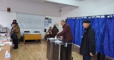 Stire din Politică-Administrație : Prezența la vot este de 7,13%, în județul Constanța, iar la nivel național de 7,28%