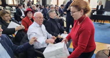 Florin Mitroi, despre consilierii de la AUR, care au plecat de la ședință: "Ne-am cuplat, ne-am logodit și când să facem nunta a fugit mireasa" - 7