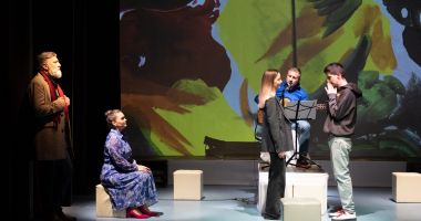 Stire din Cultură-Educație : Actorii Teatrului ”Căluțul de Mare” din Constanța oferă un spectacol publicului tulcean