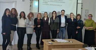 Stire din Cultură-Educație : Elevii Liceului ”Virgil Madgearu”, beneficiari ai unui proiect benefic viitoarelor angajări