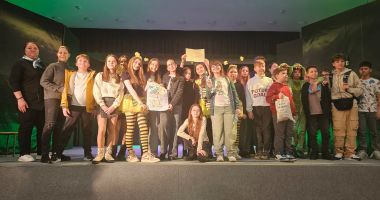 Stire din Cultură-Educație : Elevii români strălucesc la Festivalul de Teatru Francofon din Piano di Sorrento