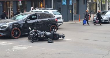 Accident pe bulevardul Tomis între un autoturism și o motocicletă - 2