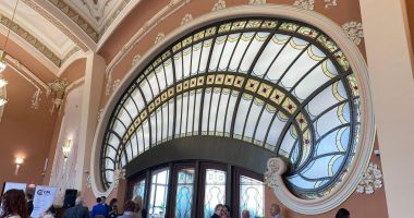 GALERIE FOTO. Cazinoul, luat cu asalt de politicieni. Simbolul Constanței, predat edilului Vergil Chițac, în prezența premierului Marcel Ciolacu - 3