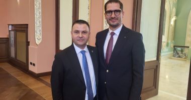 GALERIE FOTO. Cazinoul, luat cu asalt de politicieni. Simbolul Constanței, predat edilului Vergil Chițac, în prezența premierului Marcel Ciolacu - 10