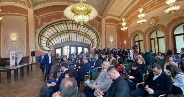 GALERIE FOTO. Cazinoul, luat cu asalt de politicieni. Simbolul Constanței, predat edilului Vergil Chițac, în prezența premierului Marcel Ciolacu - 2