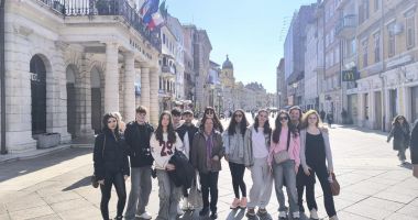 Stire din Cultură-Educație : Elevi ai Liceului ”Traian” și colegi din Croația, împreună împotriva „Bullyingul și cyberbullyingul”