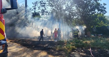 Pompierii constănțeni, în alertă! Incendiu în zona Vivo, vegetația uscată a luat foc - 2