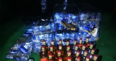 Au ascuns marfa de contrabandă în buncărul navei, dar au fost prinși de Garda de Coastă - 2