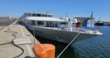 Stire din Economie : Trei nave fluviale de pasageri, la terminalul Portului Constanța