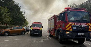 Stire din Eveniment : UPDATE - Panică într-un bloc de pe strada Soveja din Constanța! O mansardă a luat foc