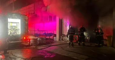 UPDATE Incendiu la o hală plină cu cabluri electrice. Intervin pompierii - 2