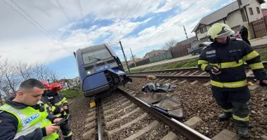 Stire din Eveniment : Tragedie la Valu lui Traian: o femeie a murit după ce a fost lovită de tren