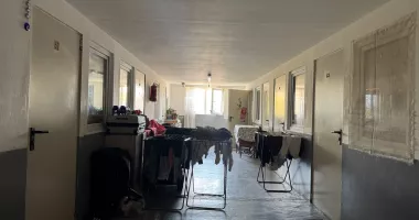 Stire din Social : Disperarea locatarilor din Henri Coandă, rămași pe drumuri. Au sosit primele ajutoare