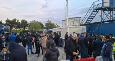 Farul primește vizita campioanei României. Fanii au ajuns la stadion - 2