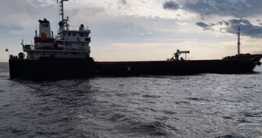 Stire din Eveniment : UPDATE Intervenție Medevac în rada portului Sulina. Nava SAR ARES, mobilizată pentru salvarea unui marinar