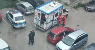 Stire din Eveniment : UPDATE O femeie a căzut de la etaj, în zona CET din Constanța. A fost transportată în comă la spital