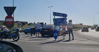 Două fetițe au ajuns la spital după un accident rutier la ieșirea de pe Autostrada A4, în sensul giratoriu de la Agigea