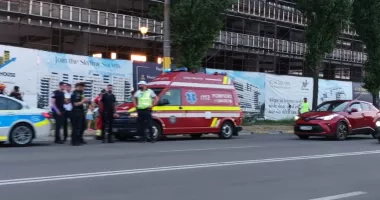 Accident între un autoturism și o motocicletă în Mamaia, zona Rex. Două persoane sunt rănite