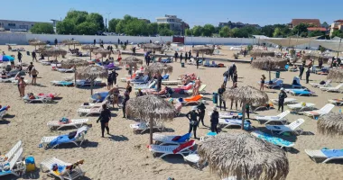 Miracolul „aurului negru”. Nămolul de la Techirghiol, magnet pentru mii de turiști - 2