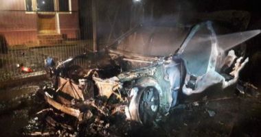 Bolid de lux, incendiat!