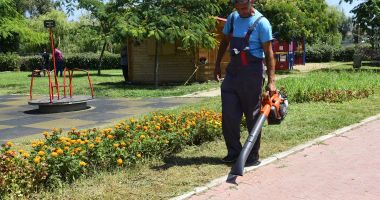 Iarba tunsă din Țara Piticilor ajunge la animalele din Microrezervație!