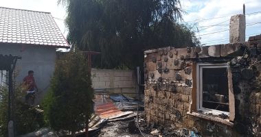 GALERIE FOTO-VIDEO / UPDATE. Casă mistuită de flăcări, în județul Constanța - 2