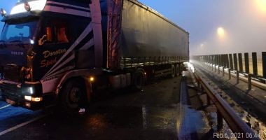 Accident rutier pe autostradă. Circulație blocată