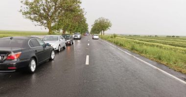 GALERIE FOTO / Probleme în județ din cauza ploilor. Inundații și trafic blocat pe mai multe șosele - 3