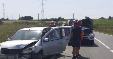 GALERIE FOTO / ACCIDENT GRAV provocat de un năvodărean. Trei MAȘINI DISTRUSE, un bărbat și un copil au ajuns la spital! - 2