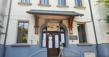 Stire din Cultură-Educație : Emoții pentru cei 93 de profesori constănțeni care susțin astăzi proba scrisă a concursului de directori