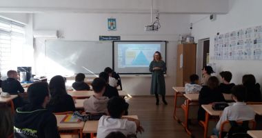 Proiecte de dezvoltare și formare personală desfășurate în școlile constănțene